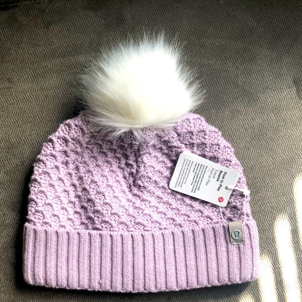 NWT Pom to Play Beanie, One Size, Heathered Pink Taupe